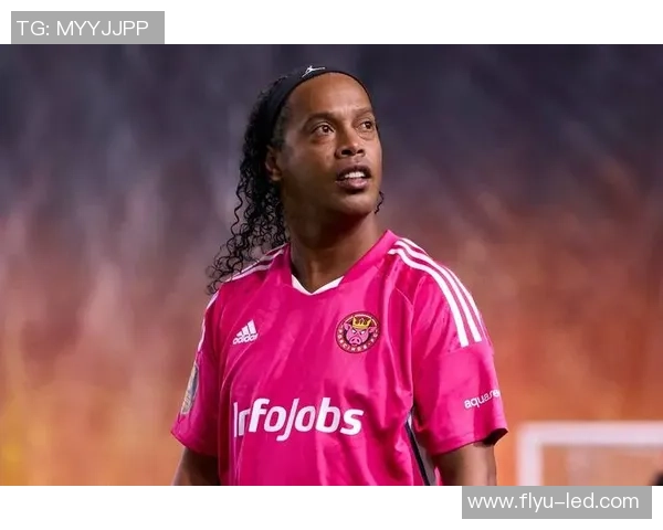 足球球星背吸挑战瞬间曝光 引发球迷热议与模仿潮流